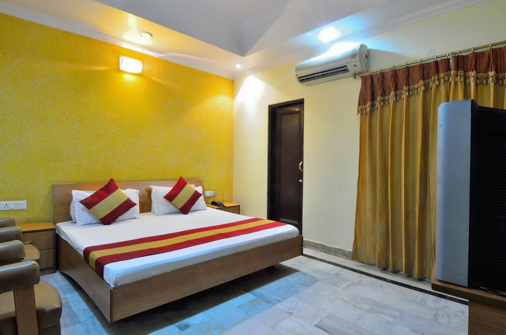 أمريتسار Hotel Roopa International المظهر الخارجي الصورة